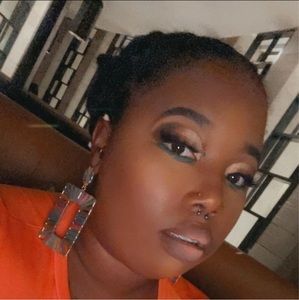 Meet your Posher, Marion